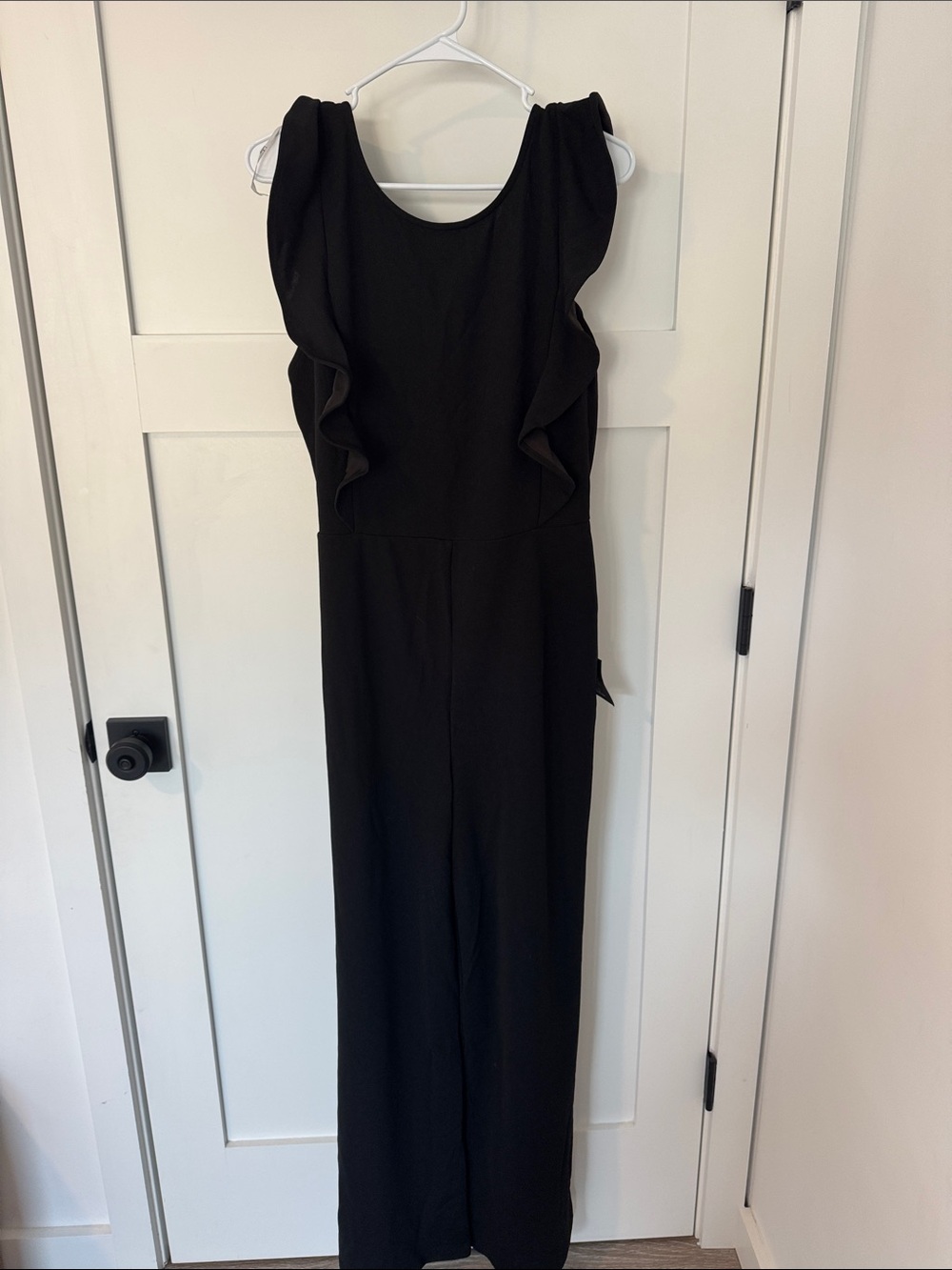 NWTLulu’s Black Ruffle Sleeve Jumpsuit